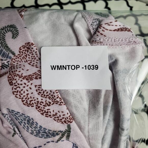 NWT Maurices Large Cream floral Top - Picture 7 of 7